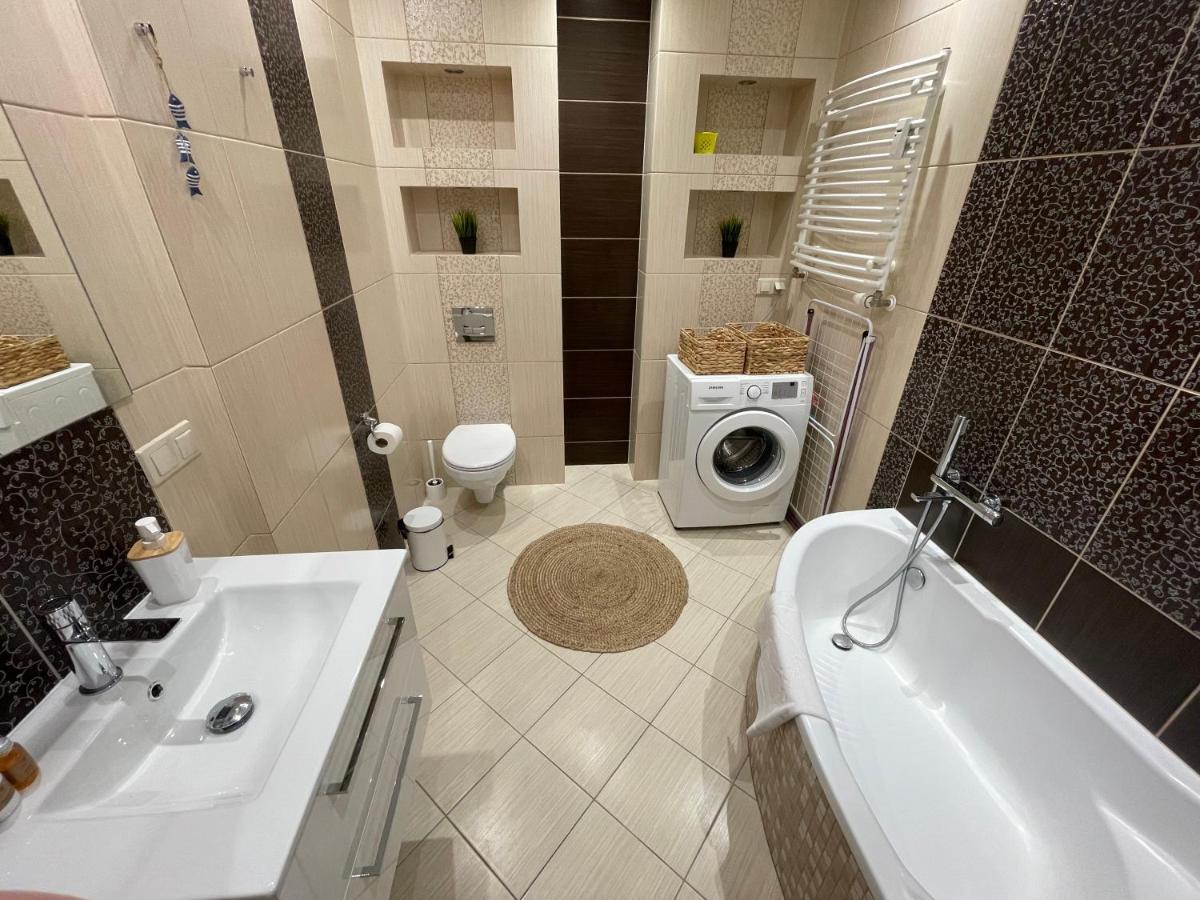 Al-Dom Apartament Ogrodowa Bocianie Gniazdo Z Garazem Kolobrzeg Exterior photo